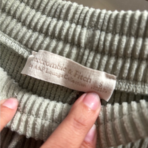 Women's Abercrombie Lounge Cozy Green Ribbed Hoodie and Jogger Set - Picture 7 of 7